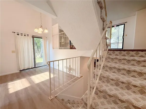 10010 W 86th ST, Overland Park, KS 66212