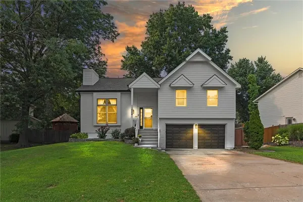 11824 W 116th ST, Overland Park, KS 66210