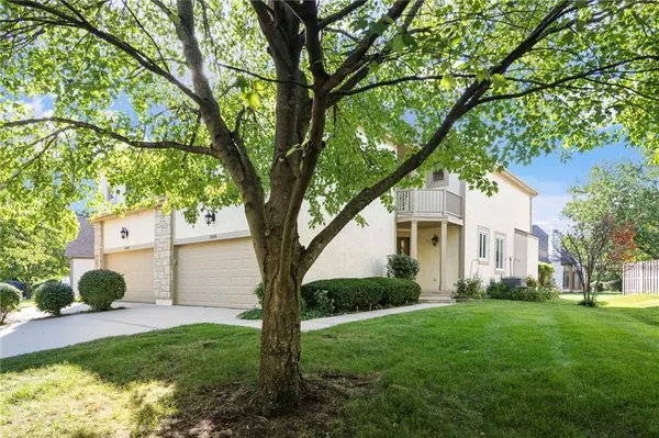 11918 Westgate ST, Overland Park, KS 66213