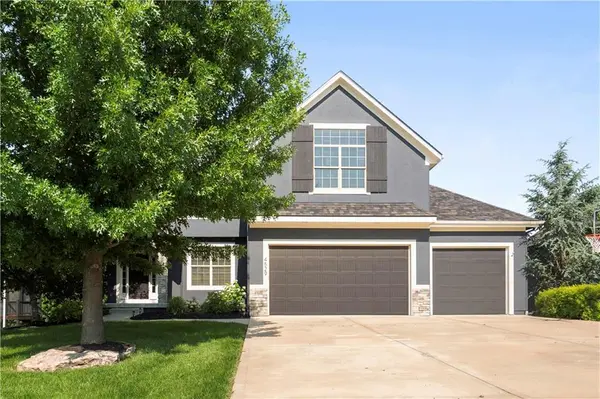 4529 LAKECREST DR,  Shawnee,  KS 66218