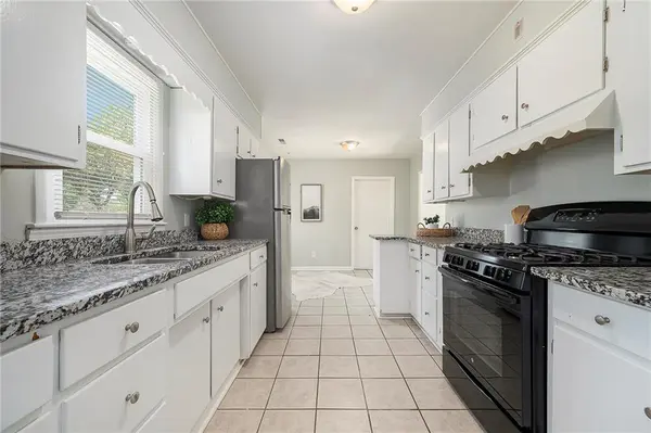 7819 Woodward ST, Overland Park, KS 66204