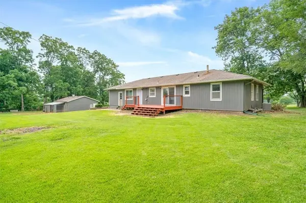 441 E Bates ST, Drexel, MO 64742