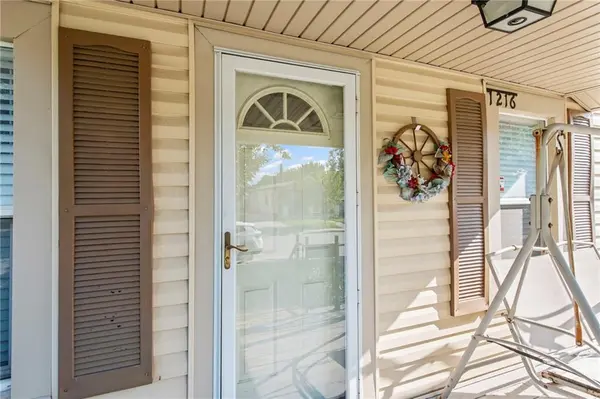 1216 E 23RD AVE, North Kansas City, MO 64116