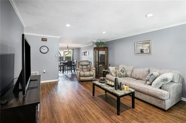 8203 E 188th TER, Belton, MO 64012