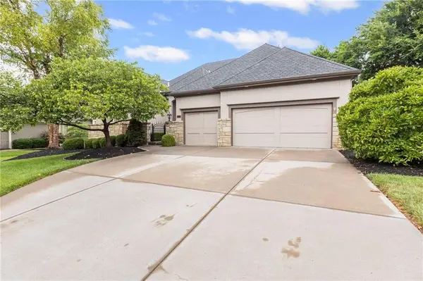 5710 W 131st TER, Leawood, KS 66209