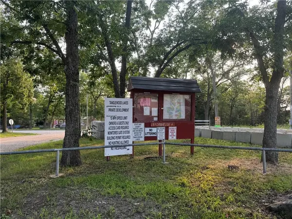 50 NE Lakeside DR, Lacygne, KS 66040