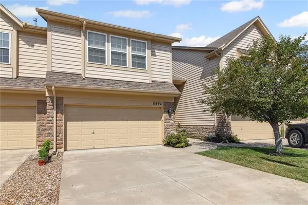 8892 Findley ST, Lenexa, KS 66227