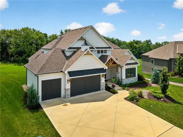 337 NW Ambersham DR, Lee's Summit, MO 64081