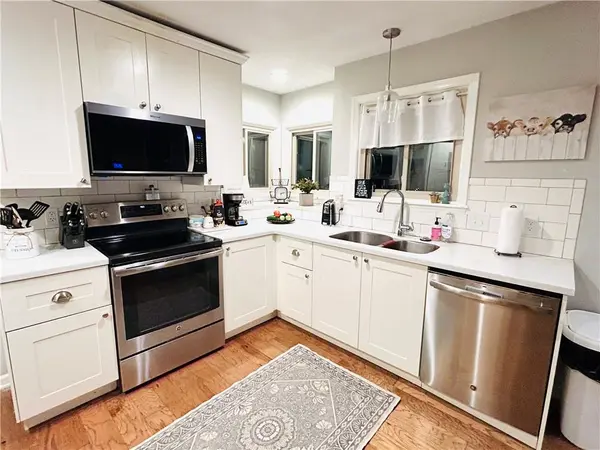 220 Johnston Pkwy, Raymore, MO 64083