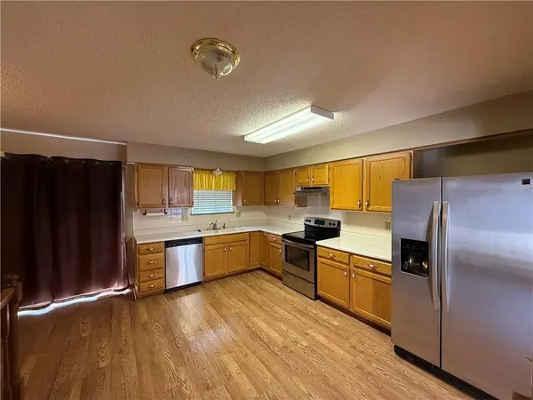 1912 S Viking CT, Independence, MO 64057