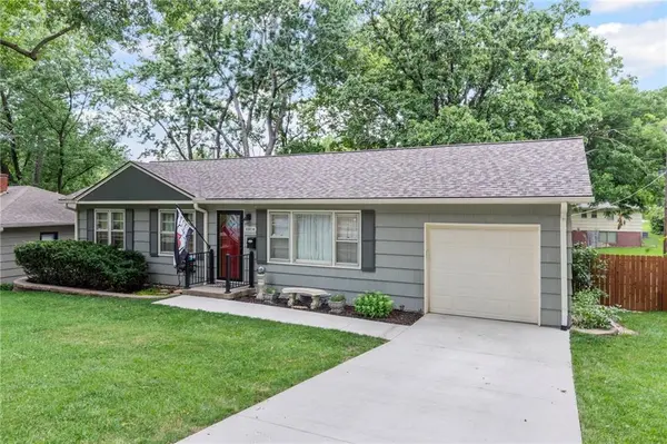 8808 W 70th TER, Merriam, KS 66204
