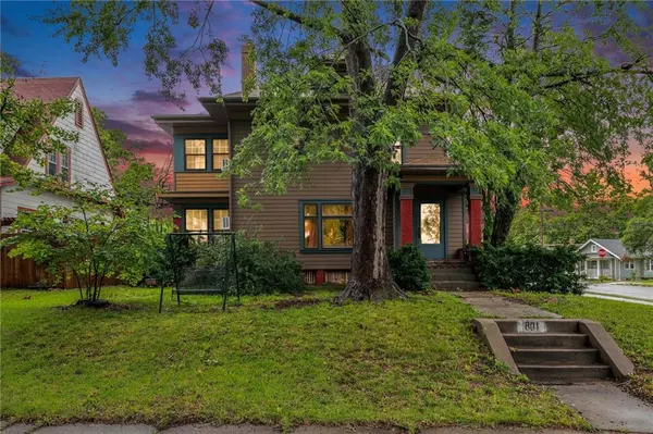 801 SW Lindenwood AVE, Topeka, KS 66606