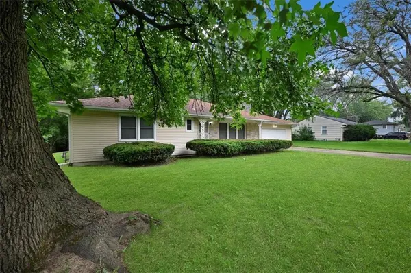 5404 Hedges AVE, Raytown, MO 64133