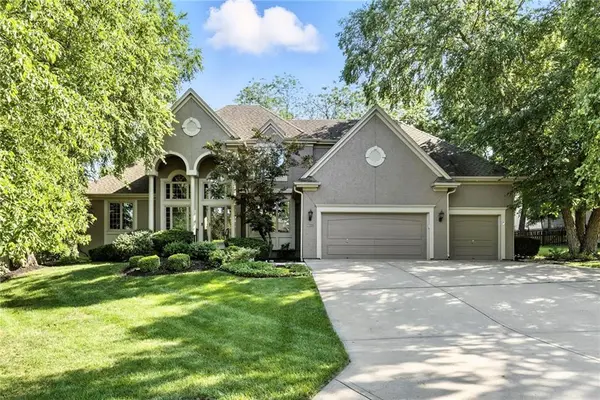 11219 W 140th TER, Overland Park, KS 66221