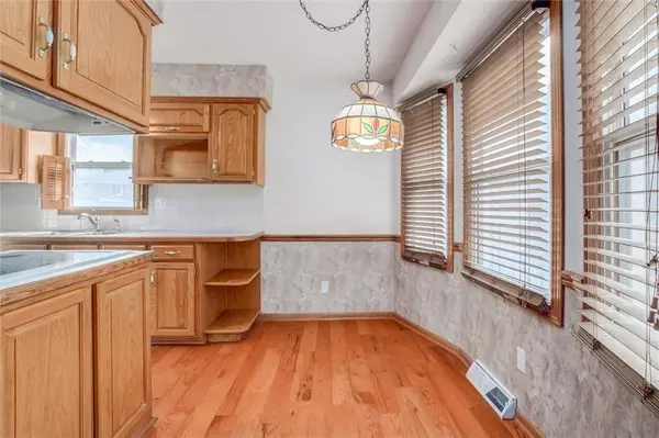 203 NW 59th TER, Gladstone, MO 64118