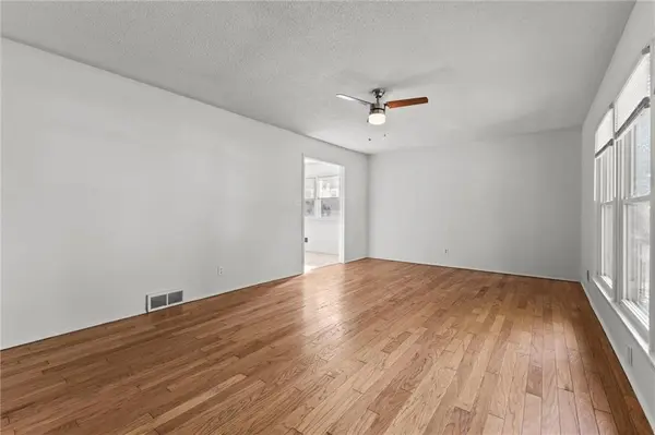 10510 E 80th ST, Raytown, MO 64138