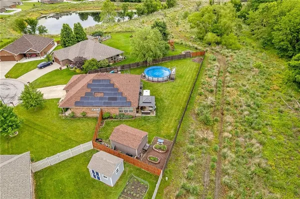 1611 NW Creekland DR, Grain Valley, MO 64029