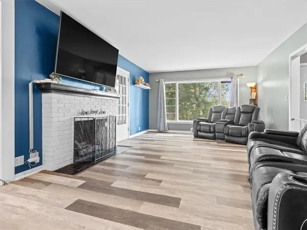 1035 E Hyde Park AVE, St Joseph, MO 64504