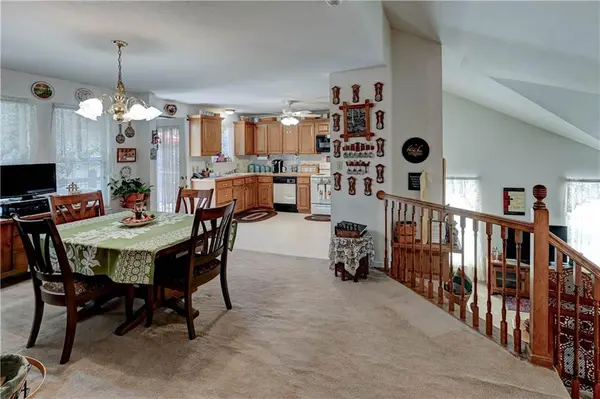 129 BROOKWOOD ST, Lansing, KS 66043