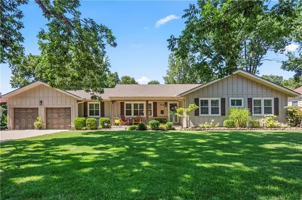 4218 W 98th ST, Overland Park, KS 66207