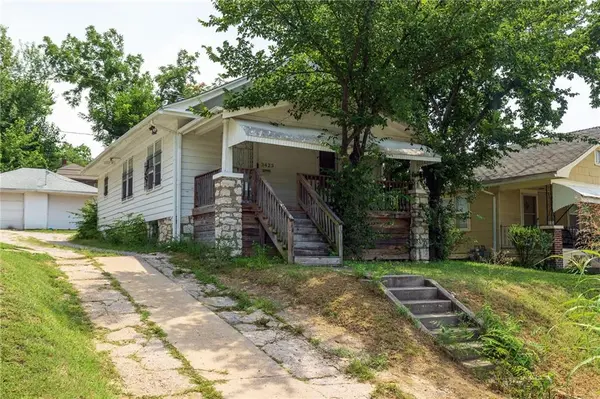 3423 Cleveland AVE, Kansas City, MO 64128