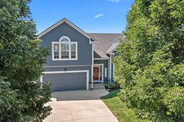 20487 W 125th PL, Olathe, KS 66061