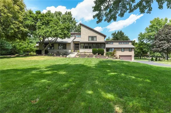 9800 W 156th ST, Overland Park, KS 66221