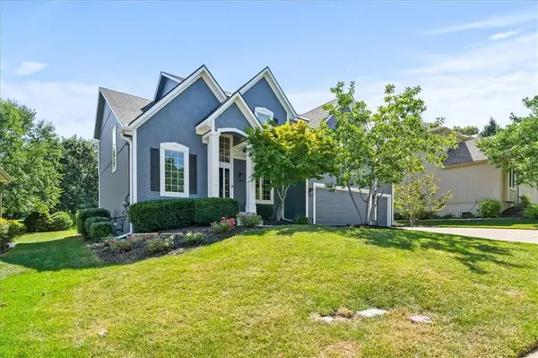 5405 W 163rd CT, Overland Park, KS 66085