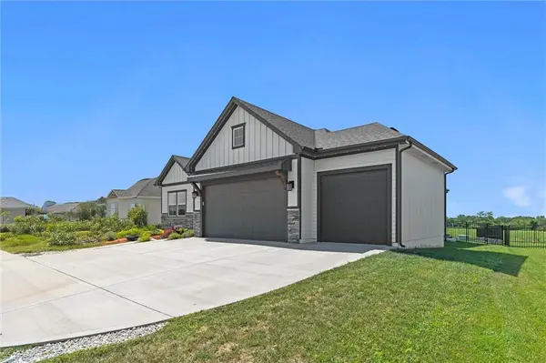 16324 Mustang ST, Gardner, KS 66030