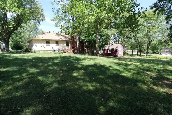 21227 W 70th ST, Shawnee, KS 66218