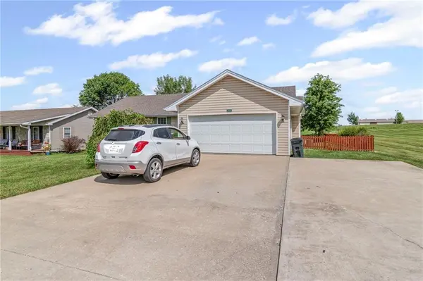 904 W 8th ST, Cameron, MO 64429