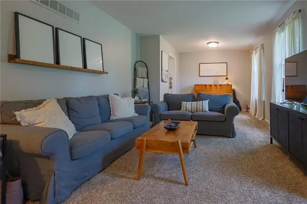 1210 W Forrest LN, Excelsior Springs, MO 64024