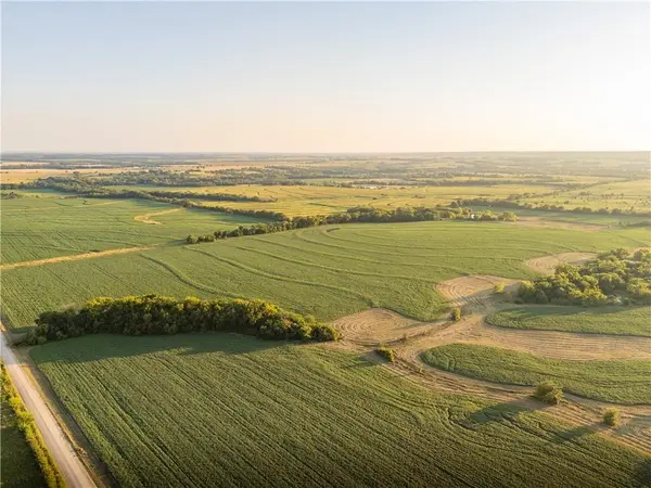 000 Arthur RD, Centerville, KS 66014