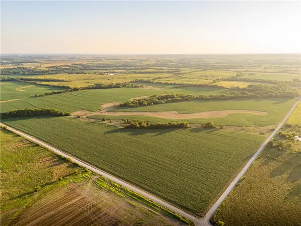 000 Arthur RD, Centerville, KS 66014