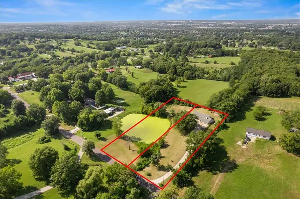 33100 E Oak Hill School RD, Oak Grove, MO 64075