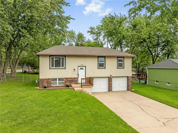 1224 R D Mize RD, Grain Valley, MO 64029