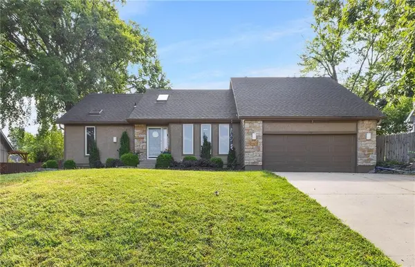 6907 Hallet DR, Shawnee, KS 66216