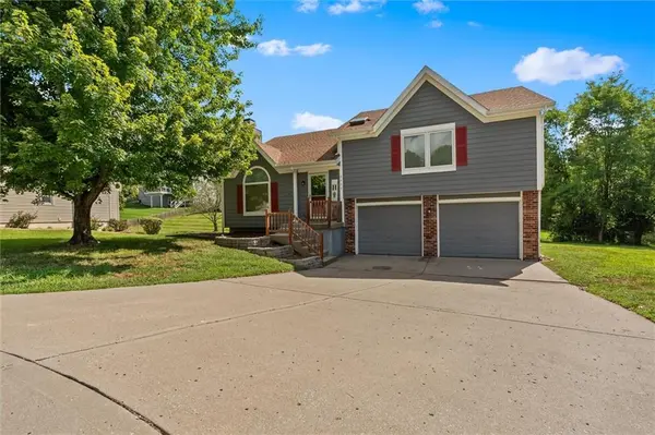 6405 N Fisk CT, Kansas City, MO 64151