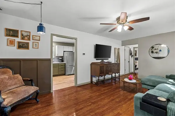 404 W 3rd ST, Peculiar, MO 64078