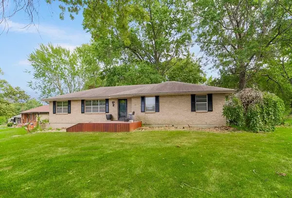 801 SE 13th ST, Oak Grove, MO 64075