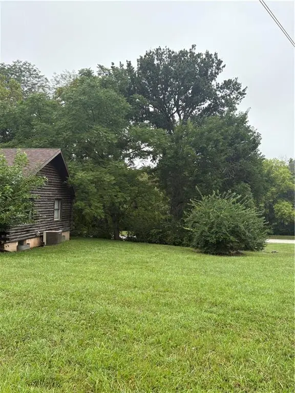 25207 E Timberlake TRL, Greenwood, MO 64034