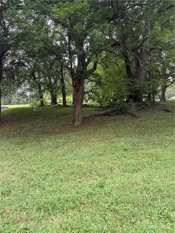 25207 E Timberlake TRL, Greenwood, MO 64034