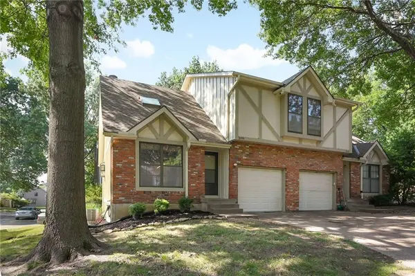 8556 WEDD ST, Overland Park, KS 66212