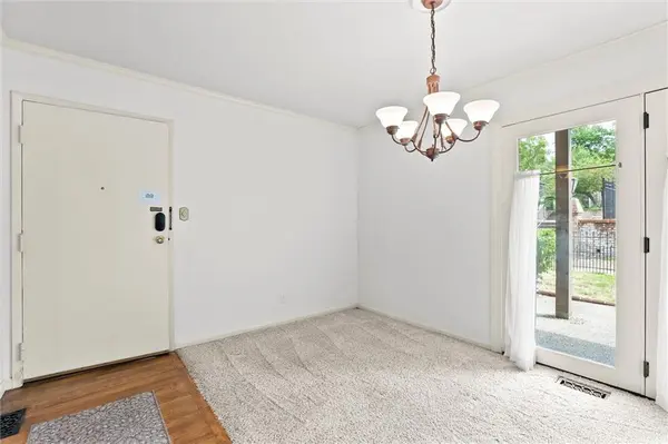 5137 W 75th ST, Prairie Village, KS 66208