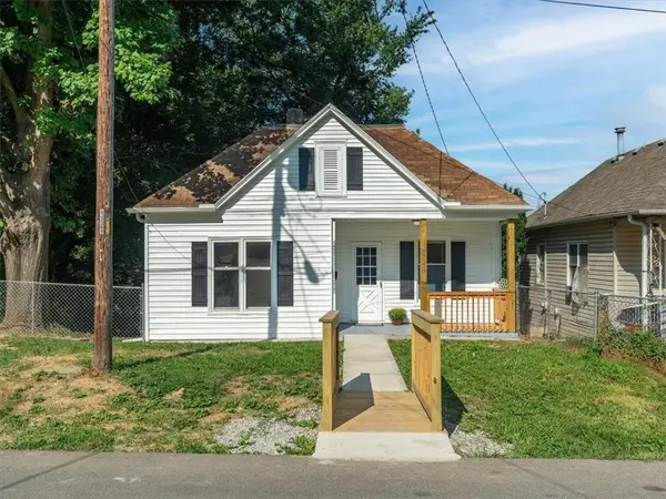 2340 S 13th ST, St Joseph, MO 64503