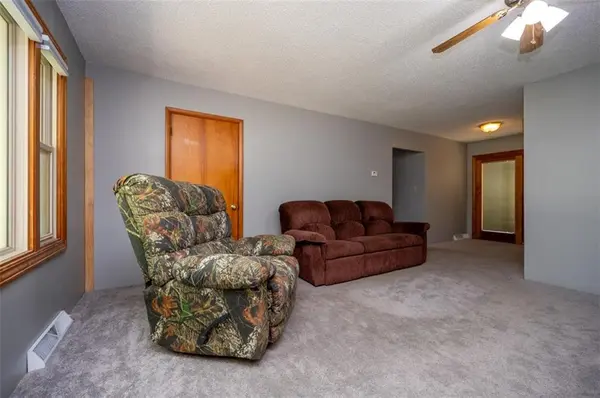 607 W Main ST, Carbondale, KS 66414