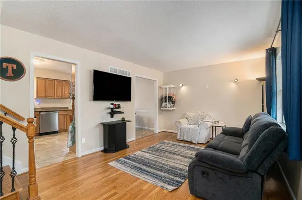 1412 S Pawnee DR, Olathe, KS 66062