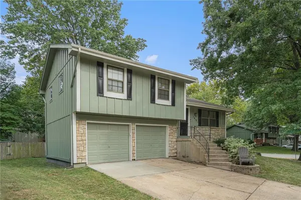 1412 S Pawnee DR, Olathe, KS 66062
