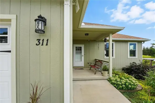 311 Summerset DR, Weston, MO 64098