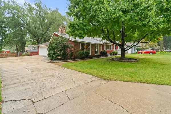 5107 Reeds RD, Mission, KS 66202